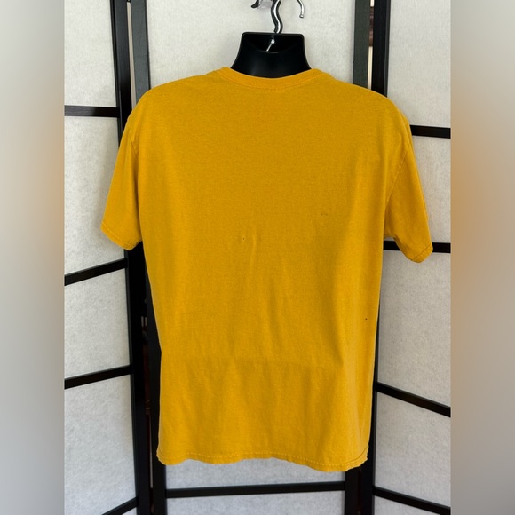 Vintage Wu-Tang Crew Men's T-shirt ~ Mustard ~ L ~ Holes and stains included - Picture 2 of 8